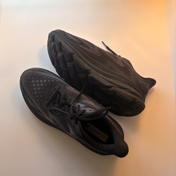 HOKA Clifton 9 GTX Running Shoes – Weatherproof Men’s - Size 11 - Black